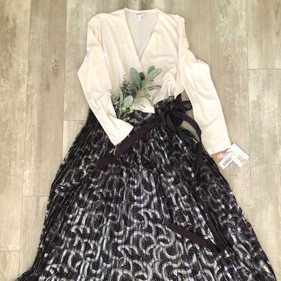 LuLaRoe Dresses & Skirts - *ON HOLD LulaRoe Deanna Wrap Dress